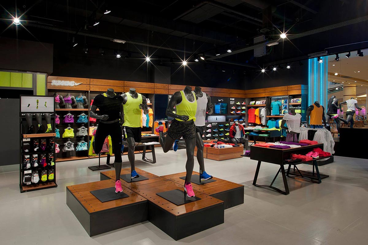 nike store retail graphics