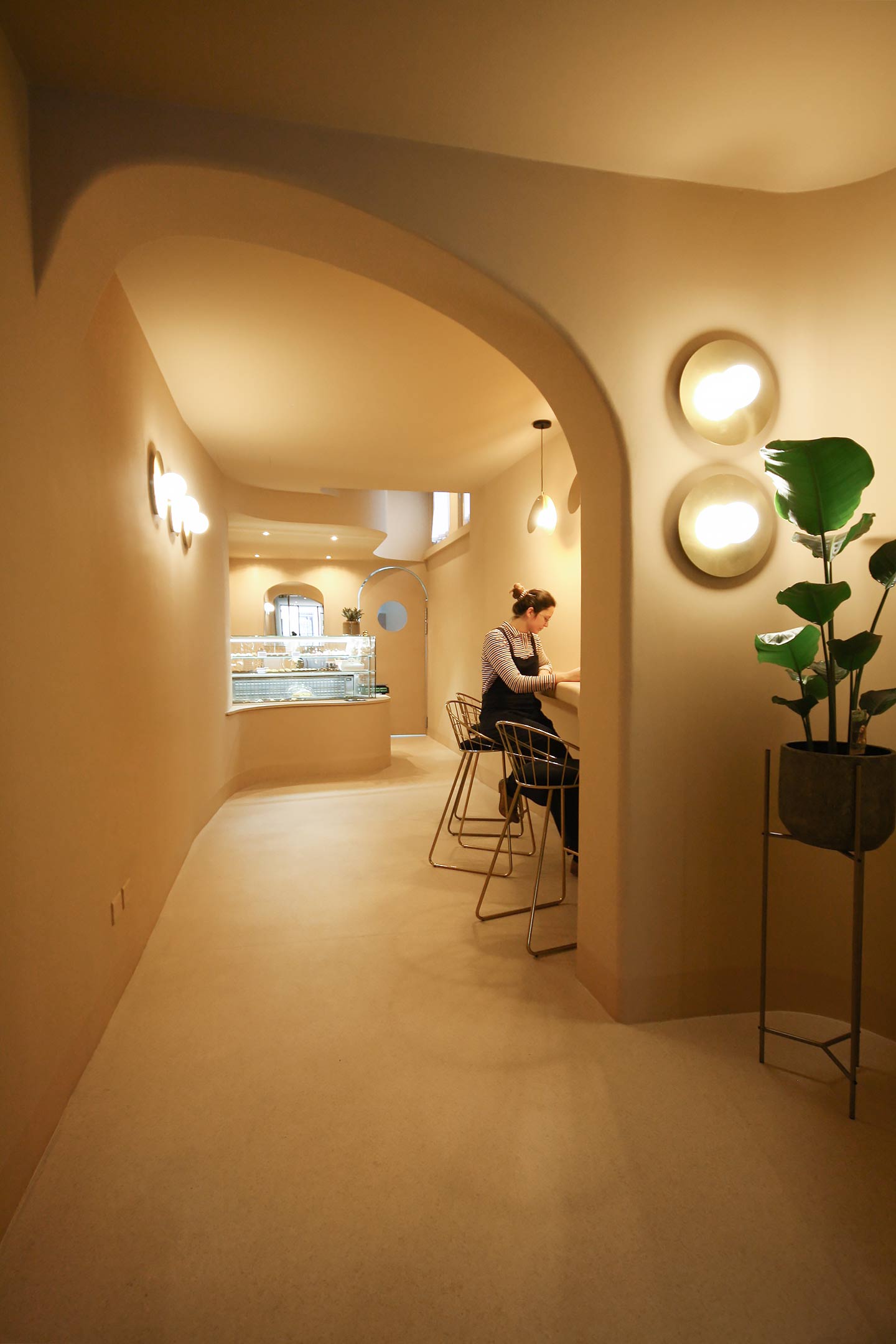Full view of Cannoncino pastry shop interior, VANDA Designers 2022